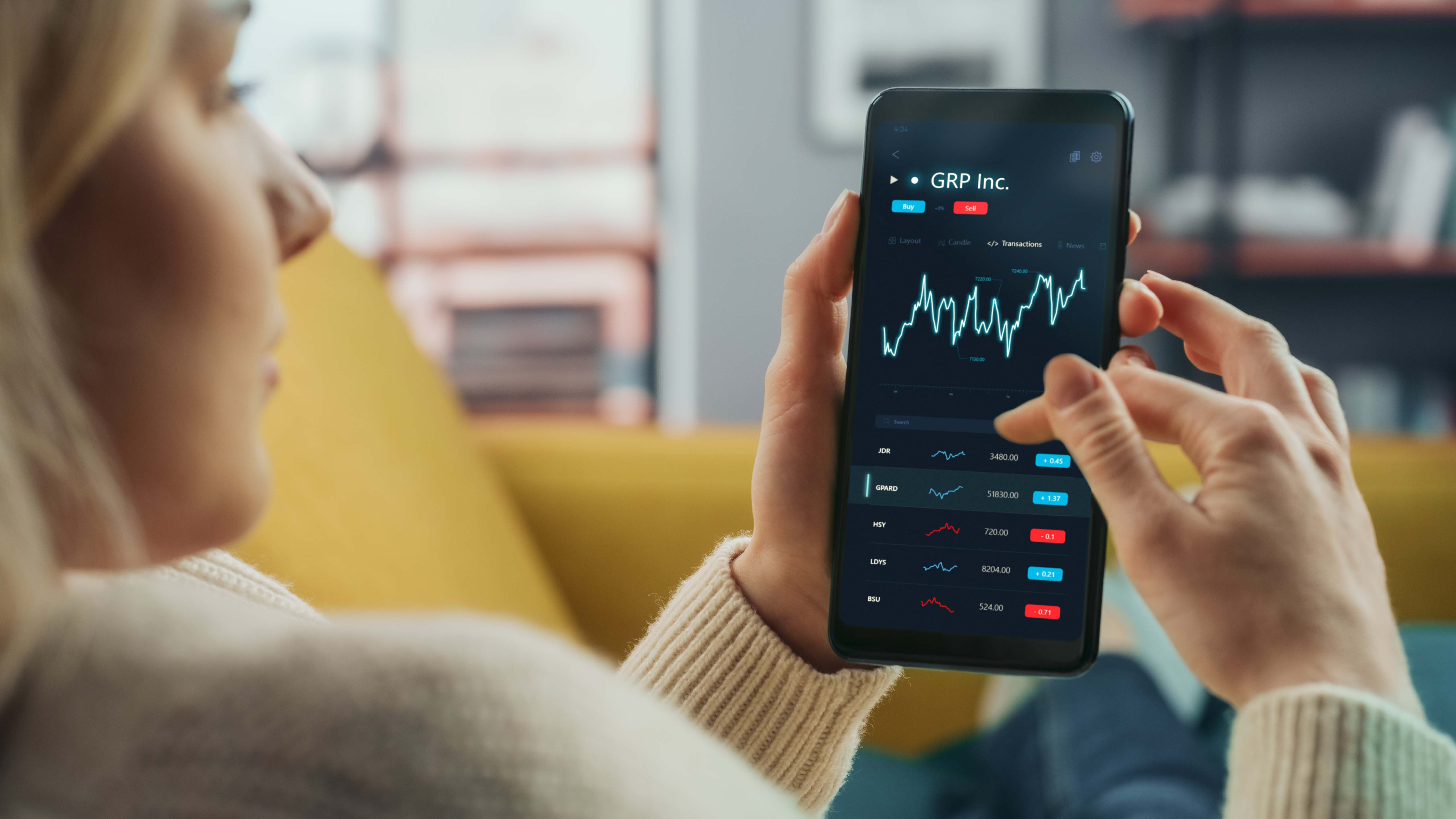 Only 7% of Women Feel Confident Investing at Any Income Level, While Men's Confidence Rises With Pay, KashKick Survey Finds