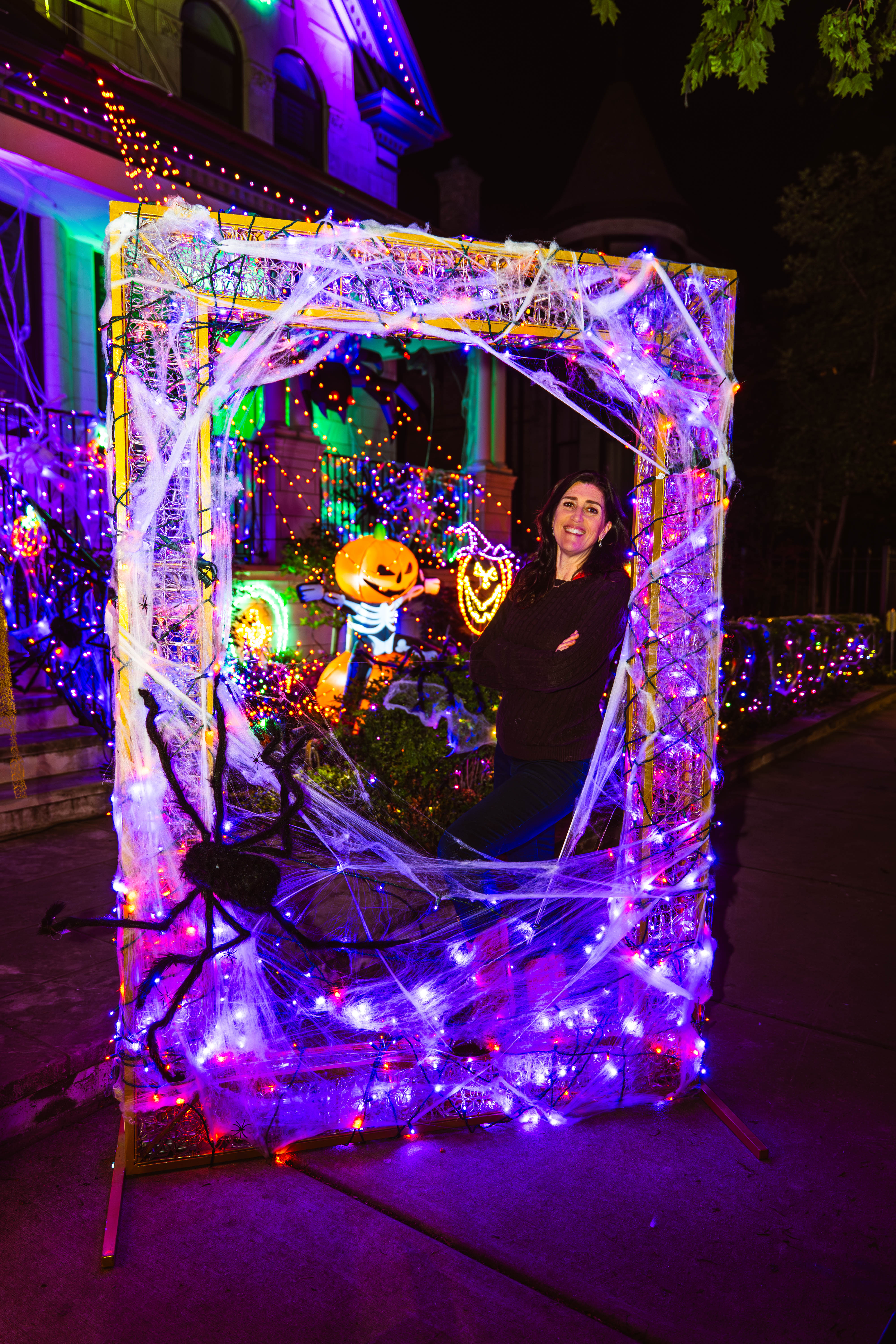 Light Up Your Holidays Publishes Free Guide on How to Design a Professional Halloween Display in Chicago